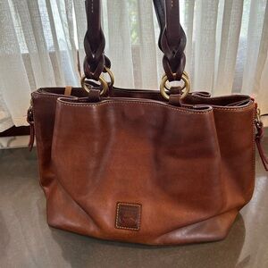 Gorgeous Dooney & Burke leather bag. Very good condition. Normal wear & tear